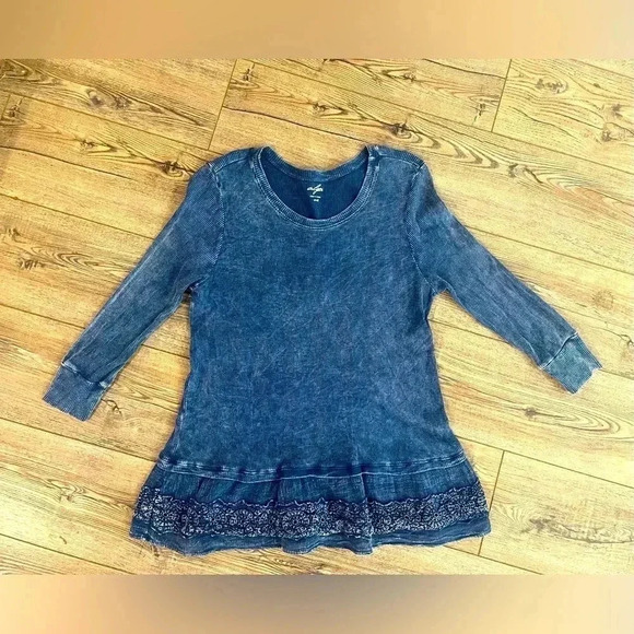 Alya vtg distressed long top with embroidered bottom waffle thermal - Picture 1 of 2